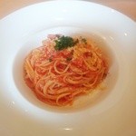 Restaurant Viale - オニオンとベーコンのトマトソース／パスタがとにかく美味しい！熱々でトマトの旨みが引き出されたパスタ