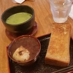 茶房もちつき庵 - 「抹茶 (400円)」と、「モーニングサービス」です