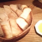UOKIN PICCOLO - お通しの３種のパン