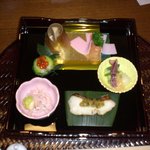 一期 - 三月だったのでお雛様に見立てた料理が出ました。