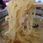 龍華 - 豚骨ラーメン平打縮れ麺