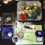 みなみ荘 - 「伊豆ならではの山の幸、駿河湾の新鮮で旬な素材を集めた会席料理」ゆったーり部屋食です。