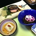 Minamisou - 「ムール貝とエシャレットもろみ味噌」　「土肥名産もずく」　「ごま豆腐」