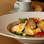 奥三河鶏の自家製スモークチキンのサラダ