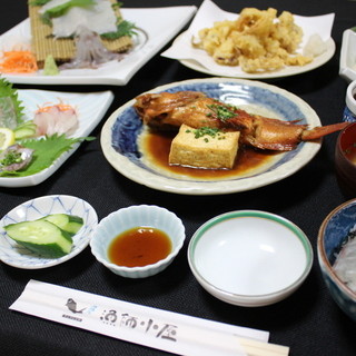 ボリューム感満載のコース♪各種宴会などにどうぞ♪