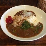 アサヒヤ - あいもりカレー(ほうれん草カレー＆キーマカレー）ご飯ハーフ＆ハーフ