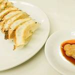 ぎょうざ専門店 赤萬 元町店 - 