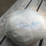 オーゾウ ベーグル - 公園のベンチで頂きます