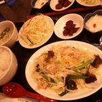 山西亭 - 豚肉と野菜の炒め物　700円　ご飯お替り無料