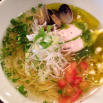 麺や ハレル家 - 【季節限定】
      トマトと浅利の冷たいラーメン
      850円