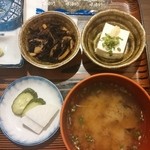 小料理　みやぎ - 小鉢2品・漬物・味噌汁