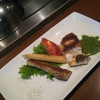 鉄板焼きgrow 上野店 - ナイフを入れてしまった…季節の魚とお野菜