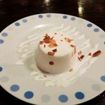 ろーいん - 2015.7.21 デザート（アーモンドブラマンジェ）