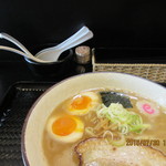 グッドメン - H27.07.30昼　カウンターには、蓮華・爪楊枝・箸