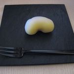 Salon de KANBAYASHI 上林春松本店 - 餅枕の腹側(2015.07)