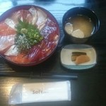 彩月 - 海鮮丼   1000円