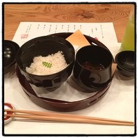 料理屋 真砂茶寮 - 鯛めし。
                海外からゲストが来ているので。