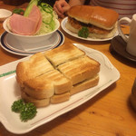 Komeda Kohi Ten - 味噌カツサンドと照り焼きチキンサンド
                      ハムサラダ。