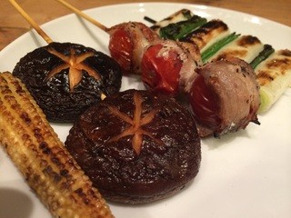 h Yakitori Baru Joni To Ri - 野菜の炭火焼き