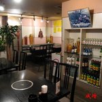 明洞 - 店内、４名様用×６、６名様用×１