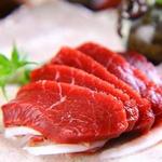 鳥舎あかさき - 「馬刺し上赤身」熊本から直送の馬刺し！醤油もこだわりの鹿児島県の極み醤油！！