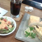 カフェ 呂久呂 - 自家製キッシュプレート