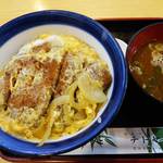 ちとせ屋 - カツ丼 肉厚カツで食べごたえあります