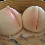 中国茶房 茶趣茶楽 - カスタード桃饅頭