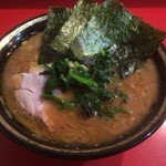 家系総本山 ラーメン 吉村家 - 中盛ラーメン