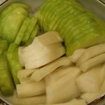 西利 - 料理写真:糠の味どよ~ん…の瓜と大根。写真は半量。