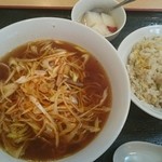 成暁 - ネギラーメンと半チャーハン