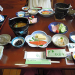 鬼無里の湯 - （見た目は）豪華な朝食