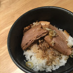 玄龍 - チャーシューの下にはそぼろ肉が隠れてました