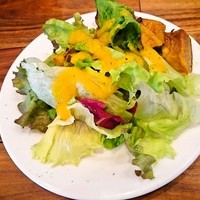 炉端イタリアン ICORIBI 堂島 - ランチのサラダ