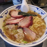 りょうたん亭 - 料理写真:チャーシューワンタンメン：１２００円