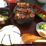 鰻 木屋 - おひつまむし　全体