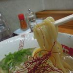 らーめん弥七 - 醤油ラーメン麺リフト