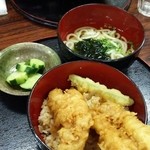 お食事処 はくさい - ハーフ丼セット