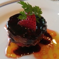 仏蘭西料理　N - 温菜　フレッシュフォアグラのポワレ 苺のタルトレット