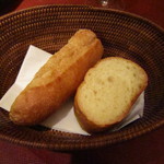 セニョール マサ - バケットは一人一切れですが、有料で追加可能