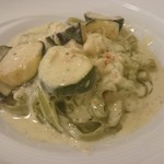 オステリア　オルカドーロ - 紅ズワイ蟹・ズッキーニクリームソースホウレン草を折込んだタリアッテッレ