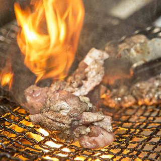 厳選地鶏・ブランド豚など…お肉のいいとこ鶏！