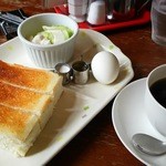 ベーカリー＆コーヒー ヨーク - モーニングサービス（530円）