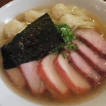 支那そば 八雲 - 白だしチャシューエビワンタン麺