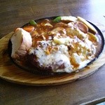 カフェレスト・ノースランド - ガーリックチーズハンバーグ