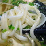 Mokuraitei - 「うどん・稲荷定食」うどんの麺