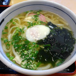 Mokuraitei - 「うどん・稲荷定食」うどんに温泉卵をトッピング