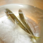 松川 - 【夏】滋賀県安曇川（あどがわ）上流で獲れた鮎の氷水の中で泳ぐ...(2015.08.01)