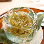 松川 - 【夏】氷の器に熊笹を練りこんだひやむぎ、じゅんさいを添えて(2015.08.01)