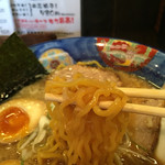 らーめんてつや - ちぢれ麺アップ